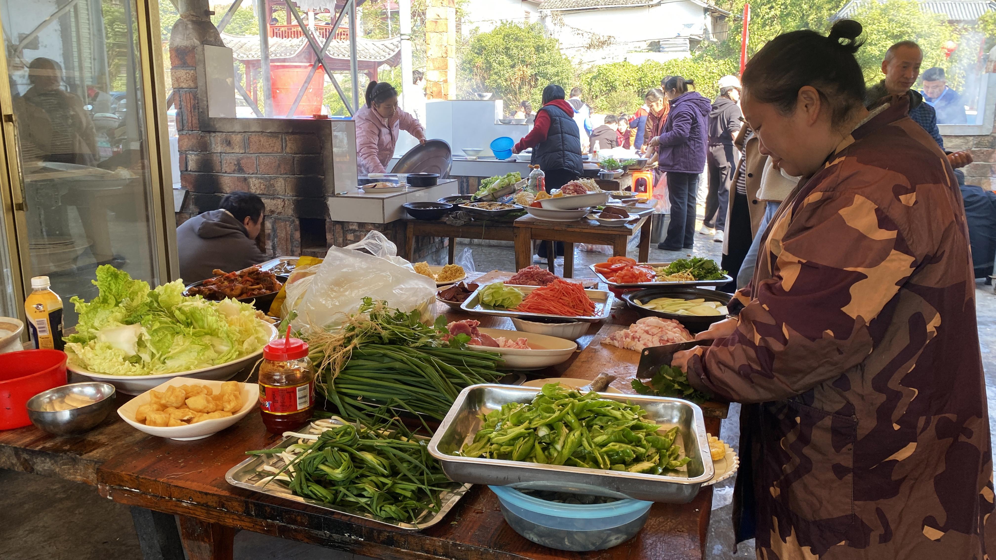 烟火暖人心,凝心聚力,绘晶科技开展户外烧烤团建活动